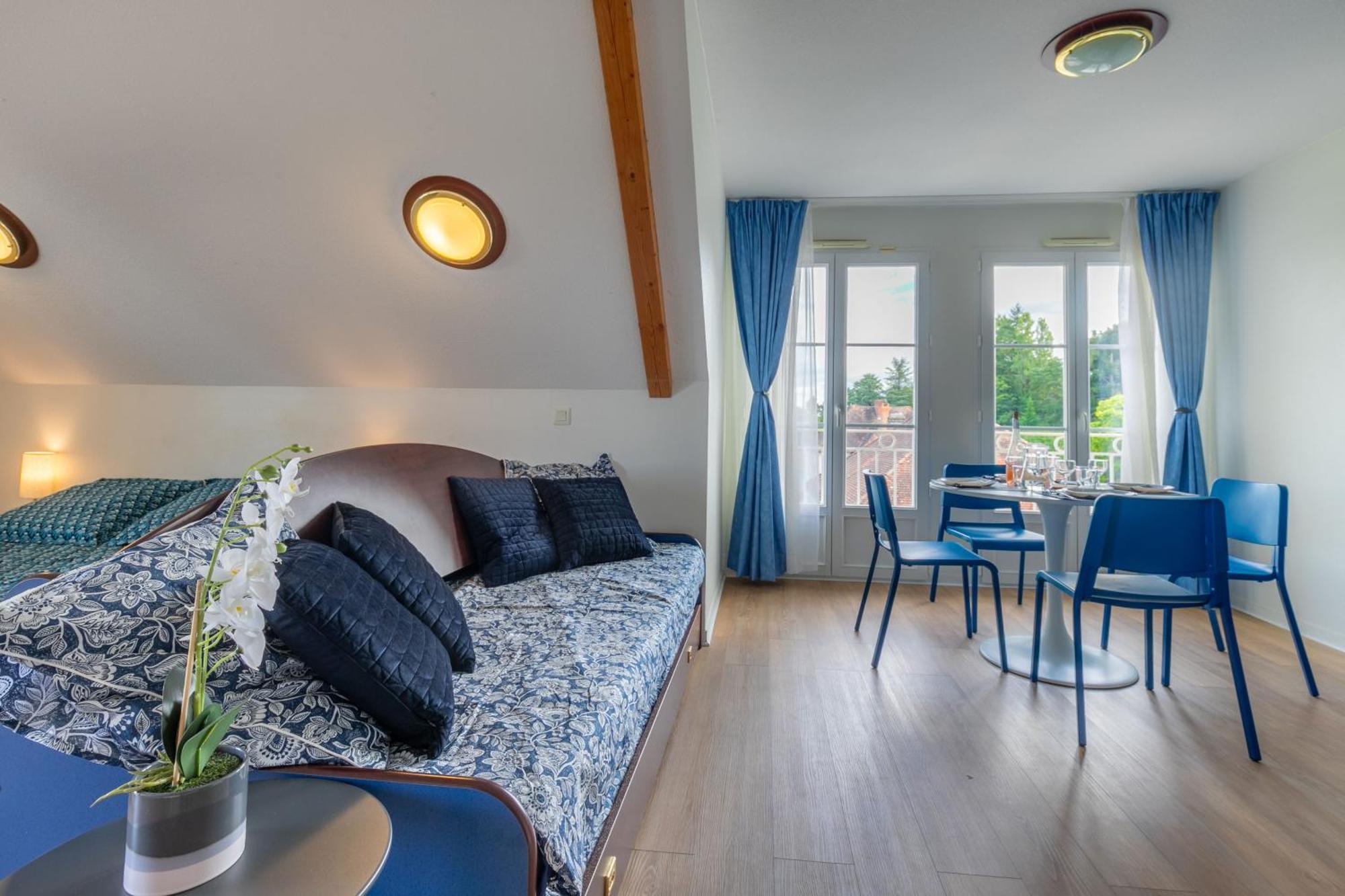 Grand Studio Le Bleu Posay La Roche-Posay Exterior photo